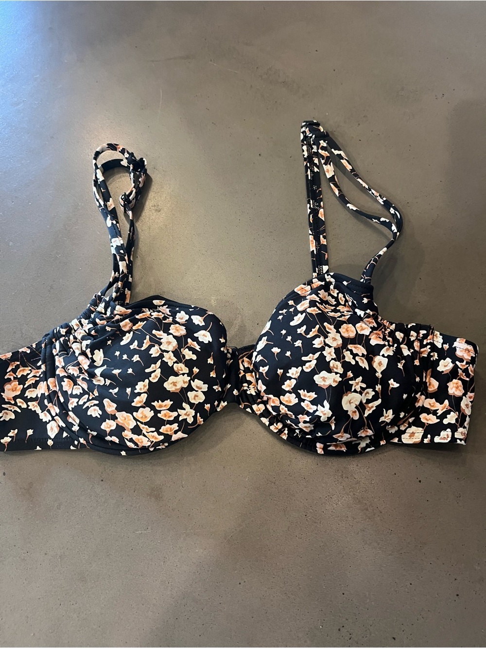 Floral Underwire Bra in Black and Peach - Supportive Everyday Style